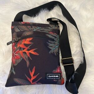 Dakine Jive Crossbody purse bag w/adjustable wide strap in a dark floral print.D